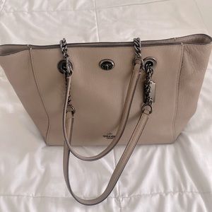 COACH HANDBAG MEDIUM